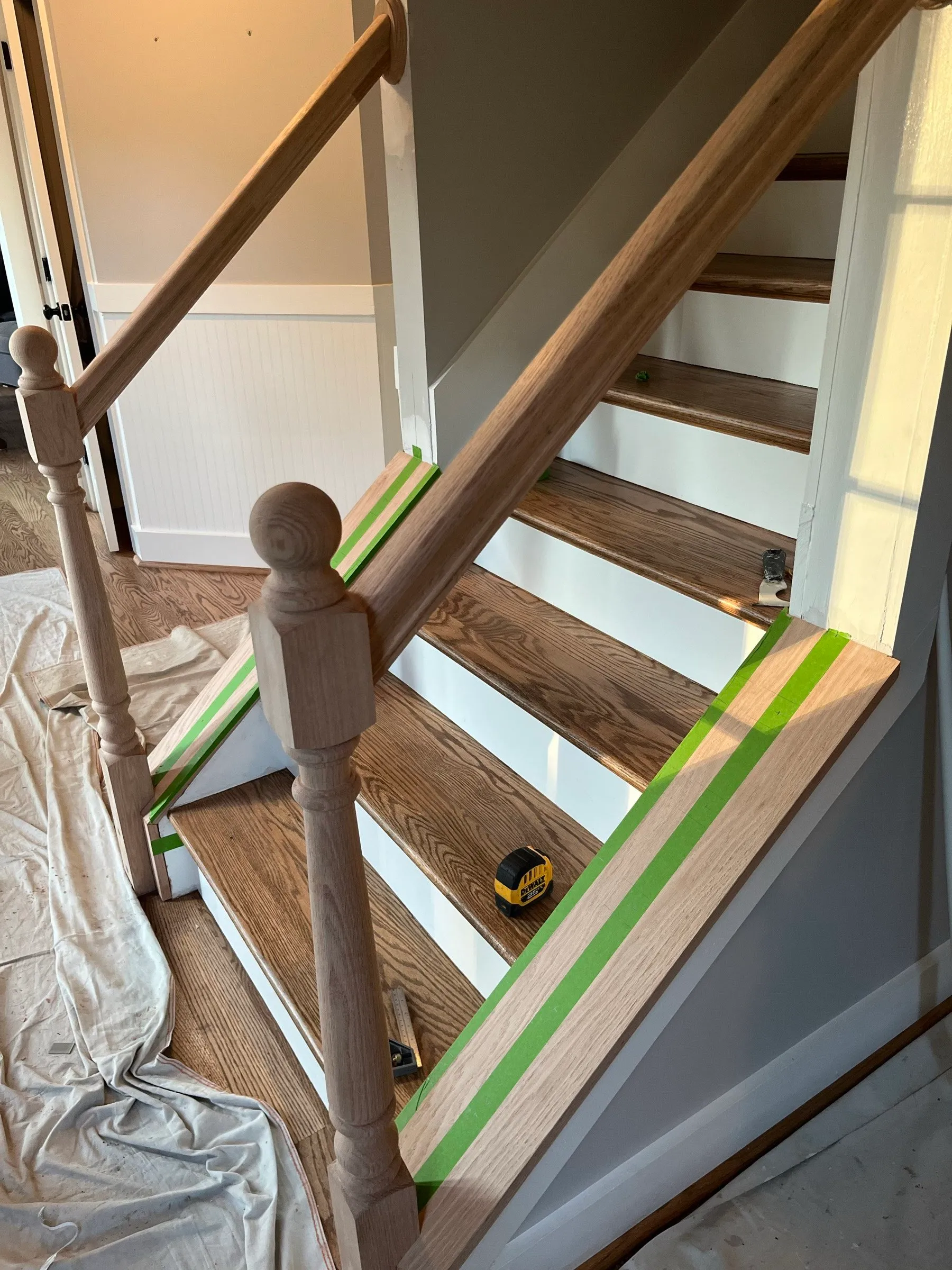 Oak handrail and newel posts